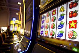 Dealer Andar Bahar istanaimpian4 membuka kartu dari studio multi-kamera